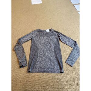 Nike dri fit women’s grey long sleeve shirt